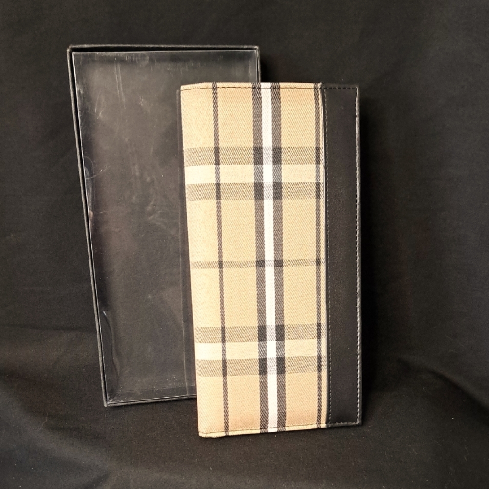 Disney Vacation Club Travel Document Holder NIB